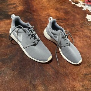 nike womens roshe